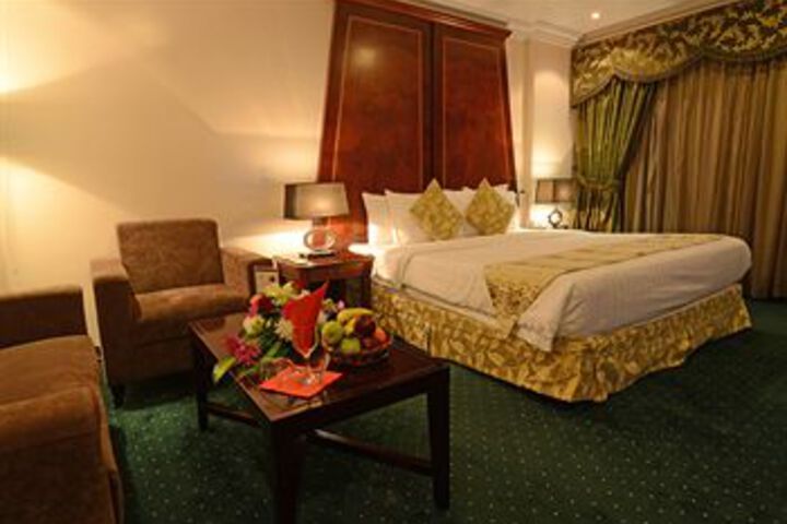 Room 11 of 20