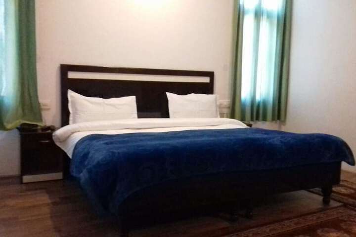 Room 12 of 24