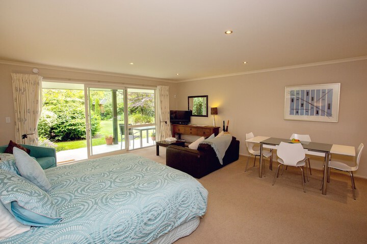 Room 3 of 56