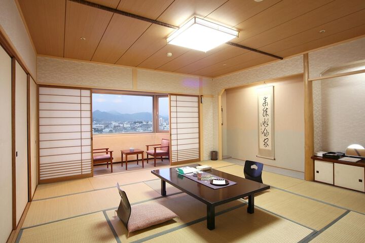 Room 16 of 46