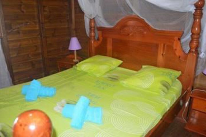 Room 9 of 33