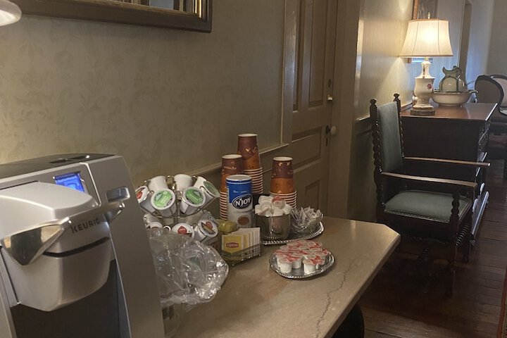 Breakfast/Coffee Service 124 of 138