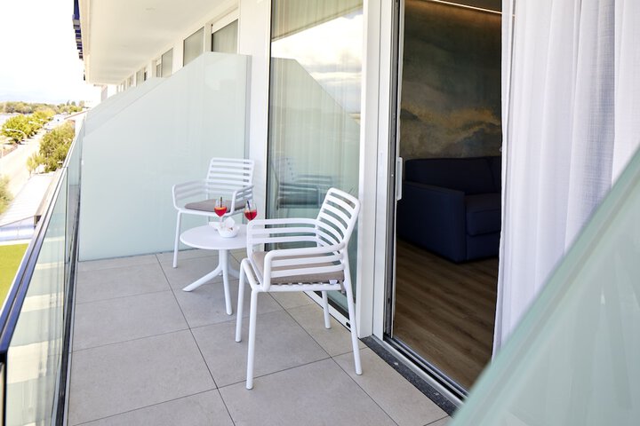 Terrace/Patio 21 of 64