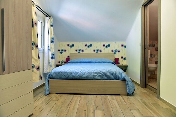 Room 8 of 46