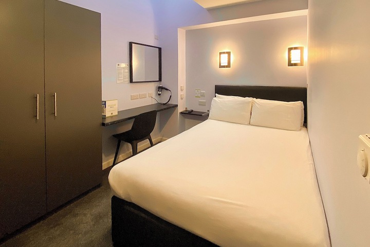 Room 34 of 91