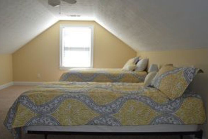 Room 5 of 18