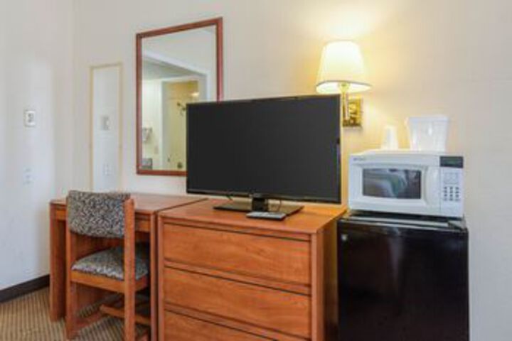 Room 11 of 26