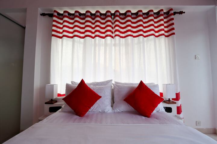 Room 4 of 68