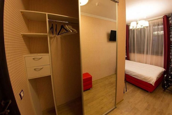 Room 4 of 47