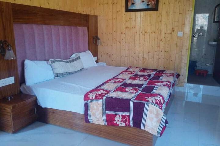 Room 2 of 8