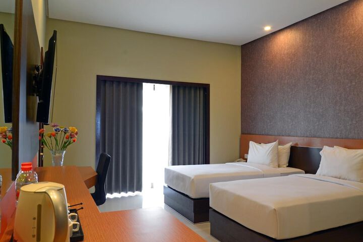 Room 9 of 74