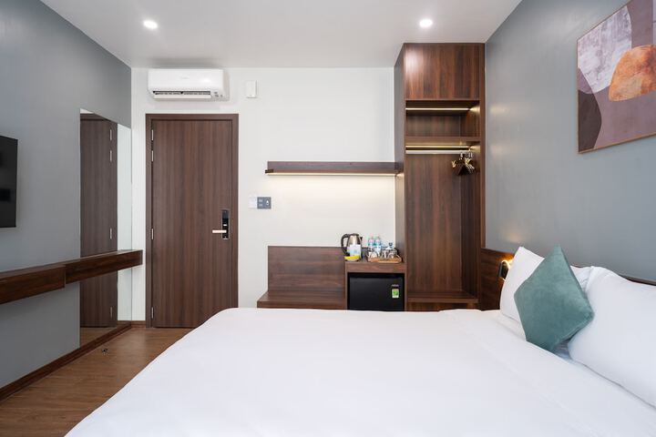 Room 33 of 93