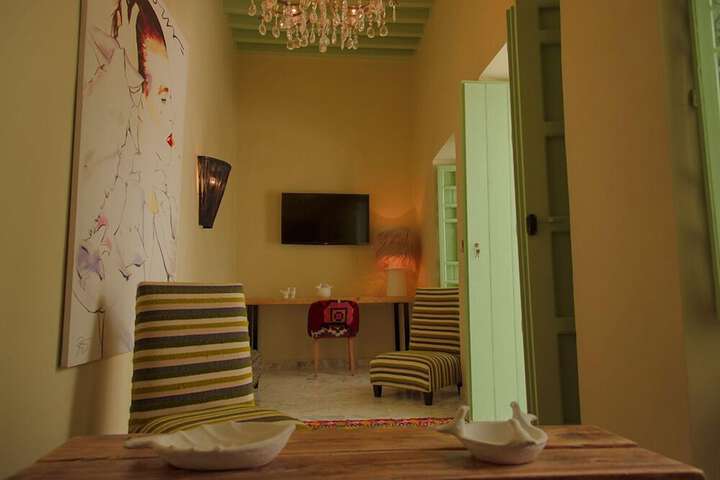 Room 33 of 72