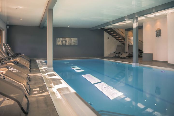 Pool 24 of 52