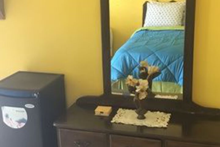 Room 18 of 18