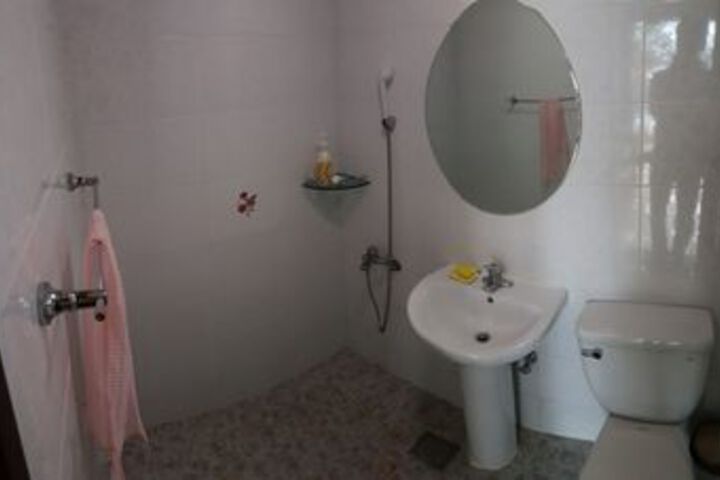 Room 4 of 39
