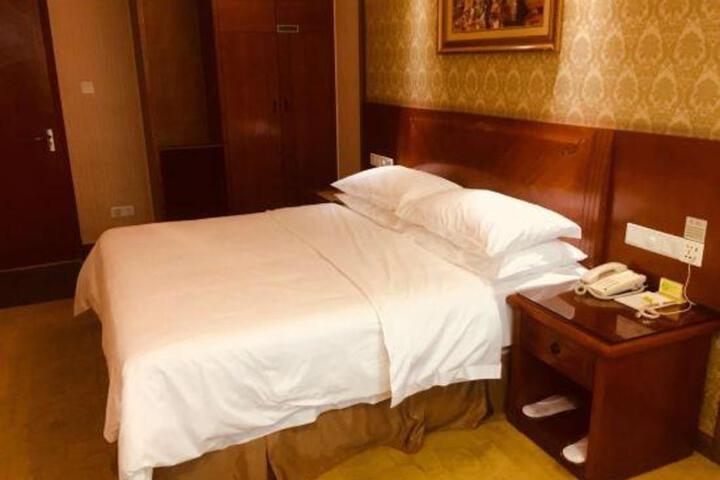 Room 32 of 45