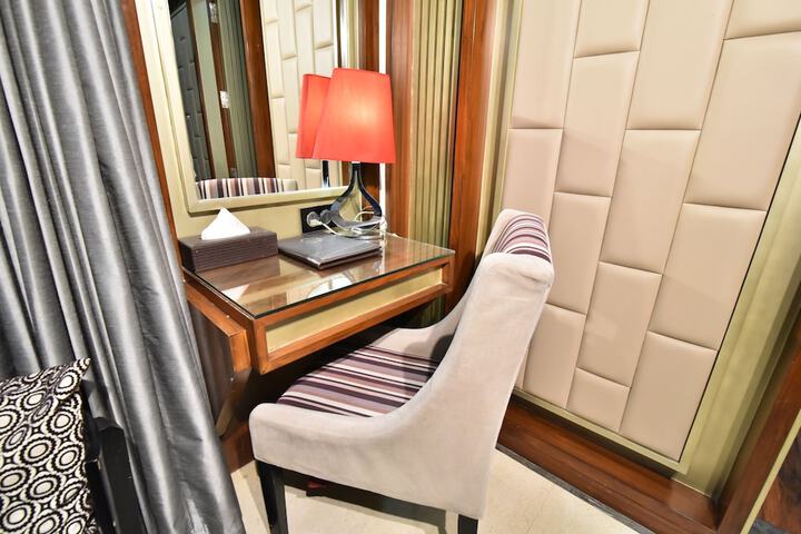 Room 13 of 61