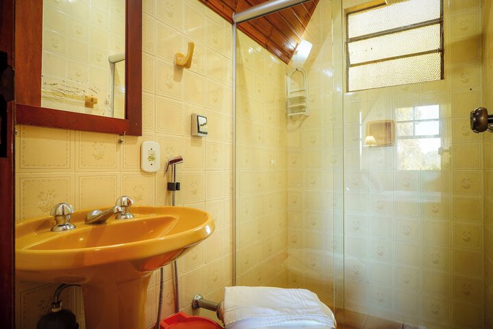Room 28 of 59
