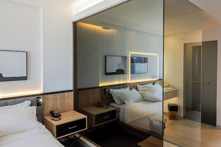 Room 10 of 41