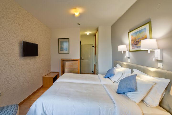 Room 15 of 69