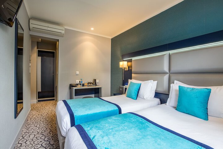 Room 32 of 118