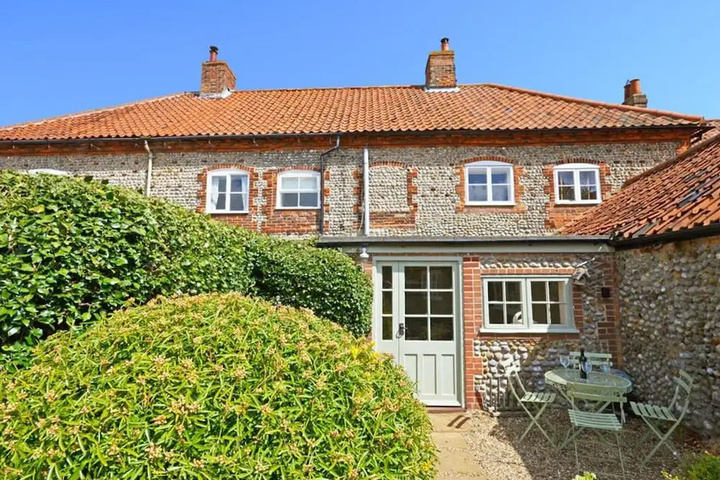 Charming Holiday Home in Blakeney With Garden