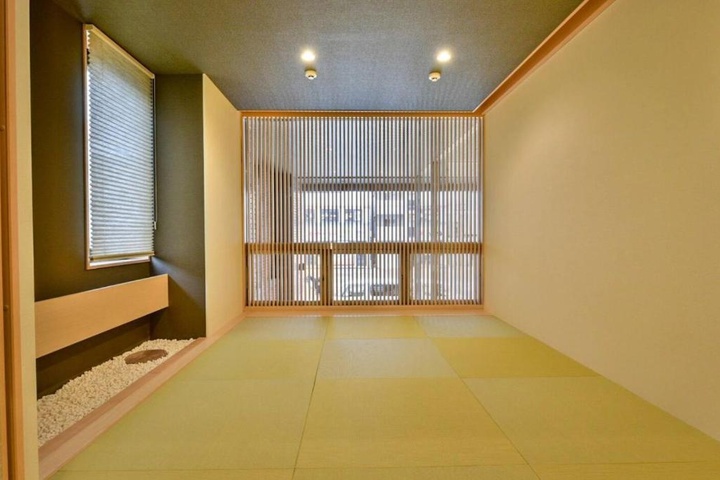 Room 14 of 24