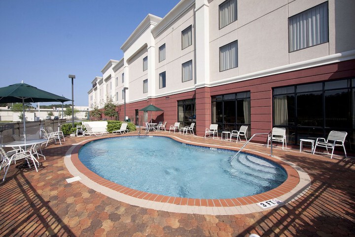 Hotel Pool