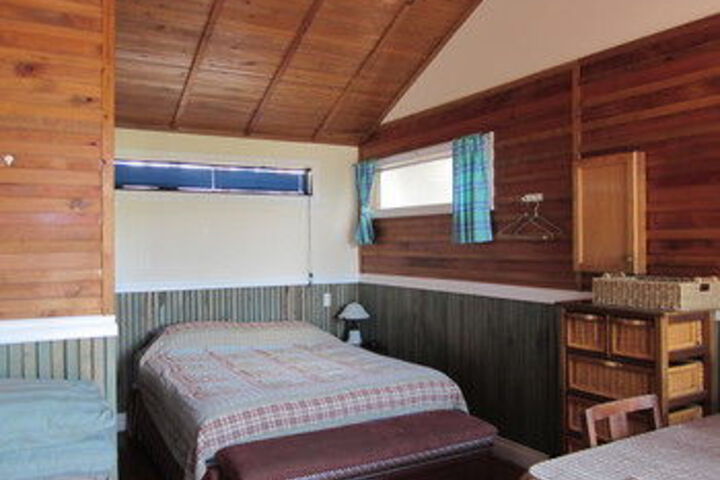 Room 12 of 32