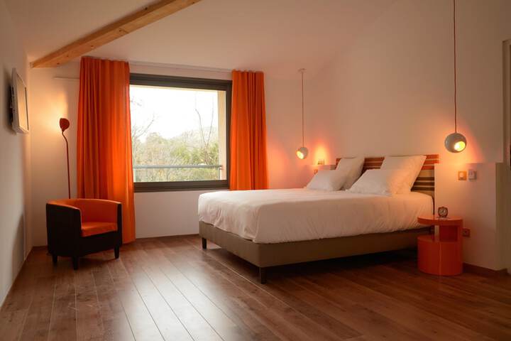 Room 34 of 115