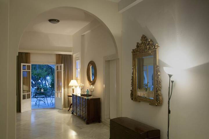Hotel Interior 4 of 43
