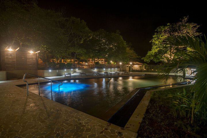 Pool 21 of 36
