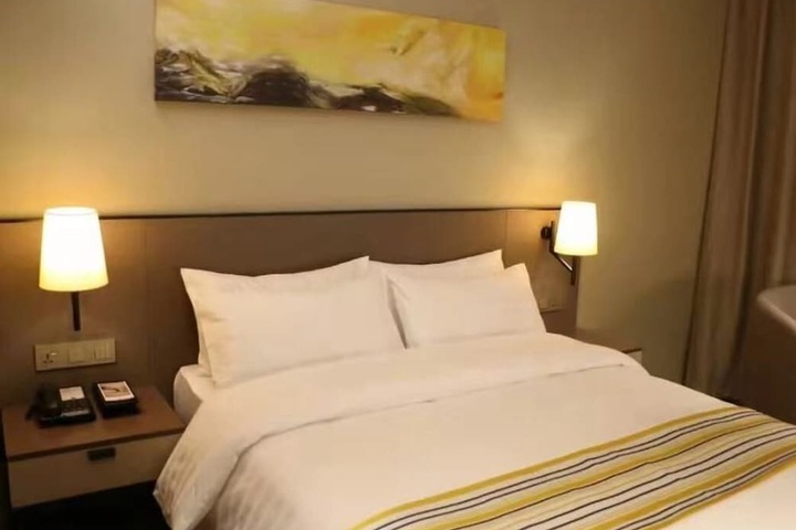 Room 14 of 41