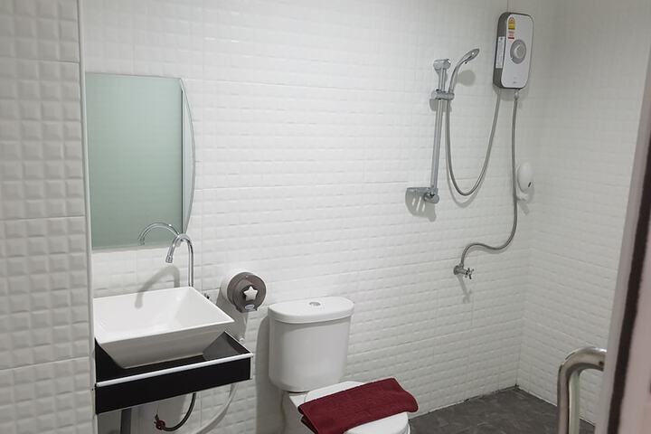 Room 13 of 25