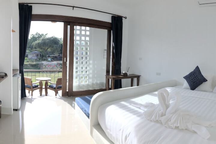 Room 14 of 80
