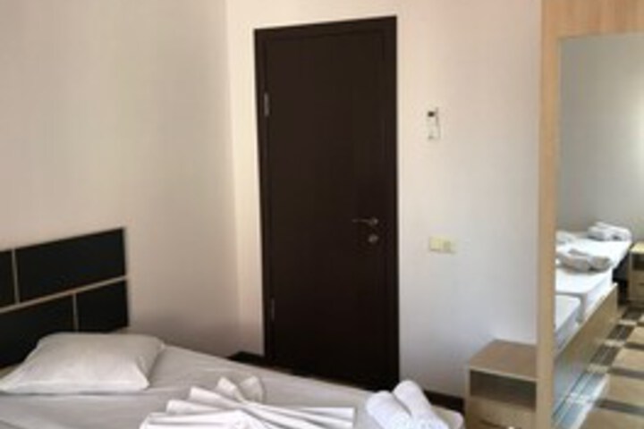 Room 30 of 32