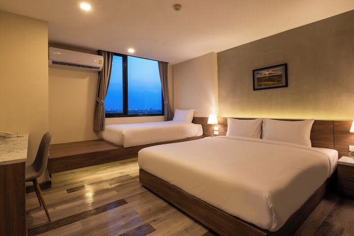 Room 12 of 24