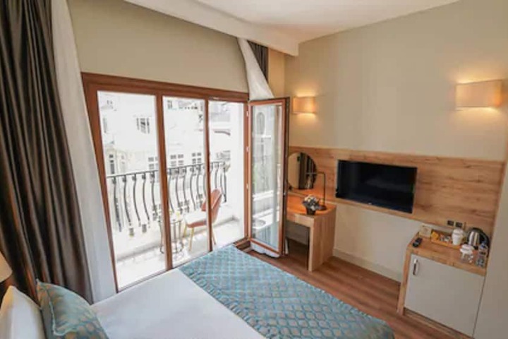 Room 32 of 110