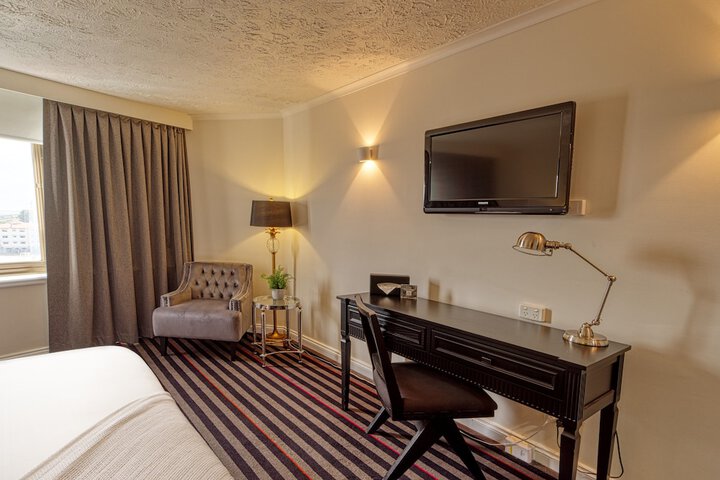 Room 6 of 43