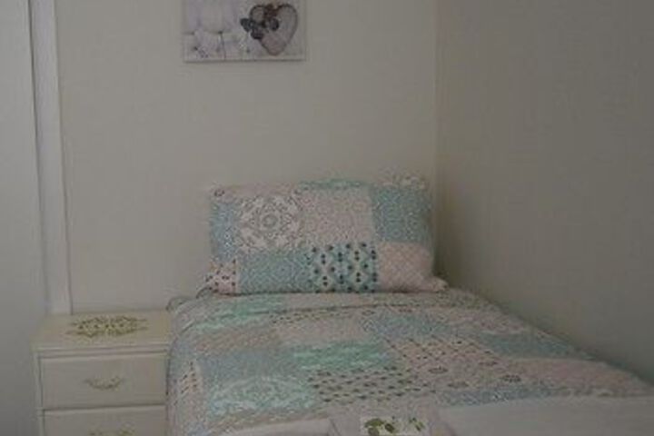Room 6 of 17