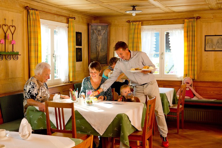 Dining 45 of 61