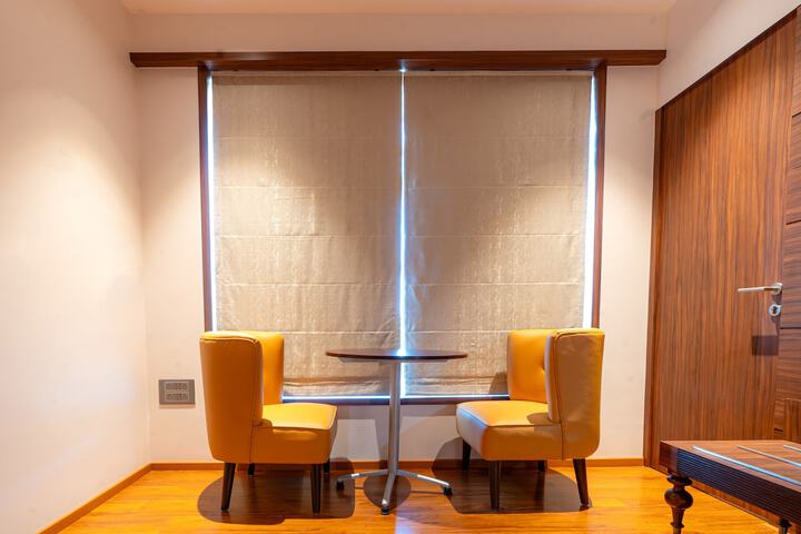 Room 6 of 60