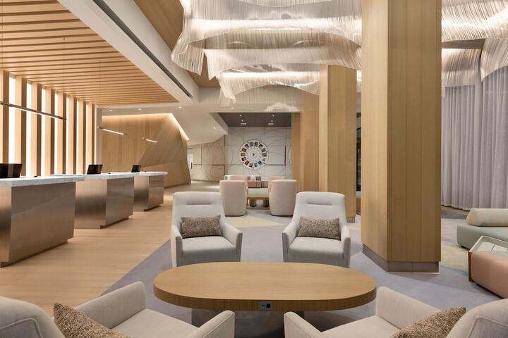 Lobby lounge