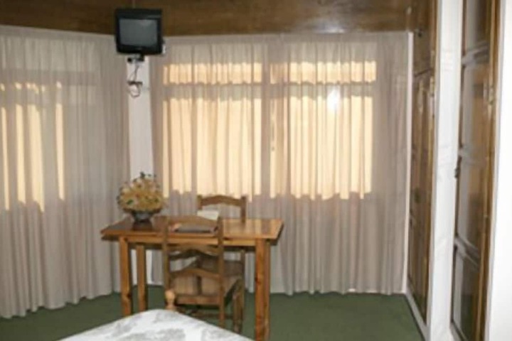 Room 9 of 32