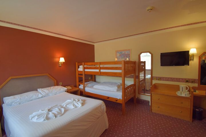 Room 34 of 92