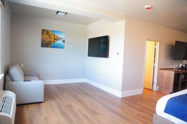Room 7 of 14