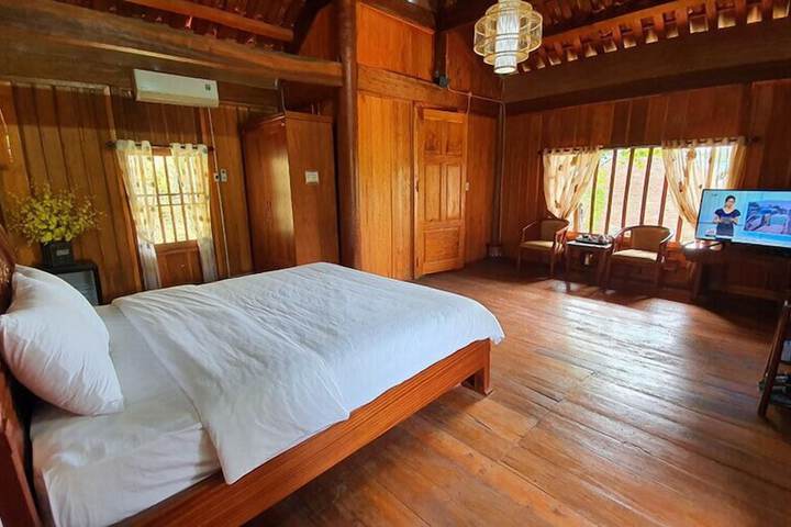 Room 6 of 14