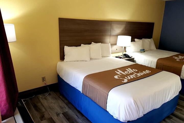 2 Queen Beds (4 of 9)