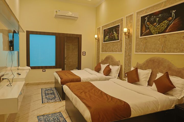 Room 14 of 22